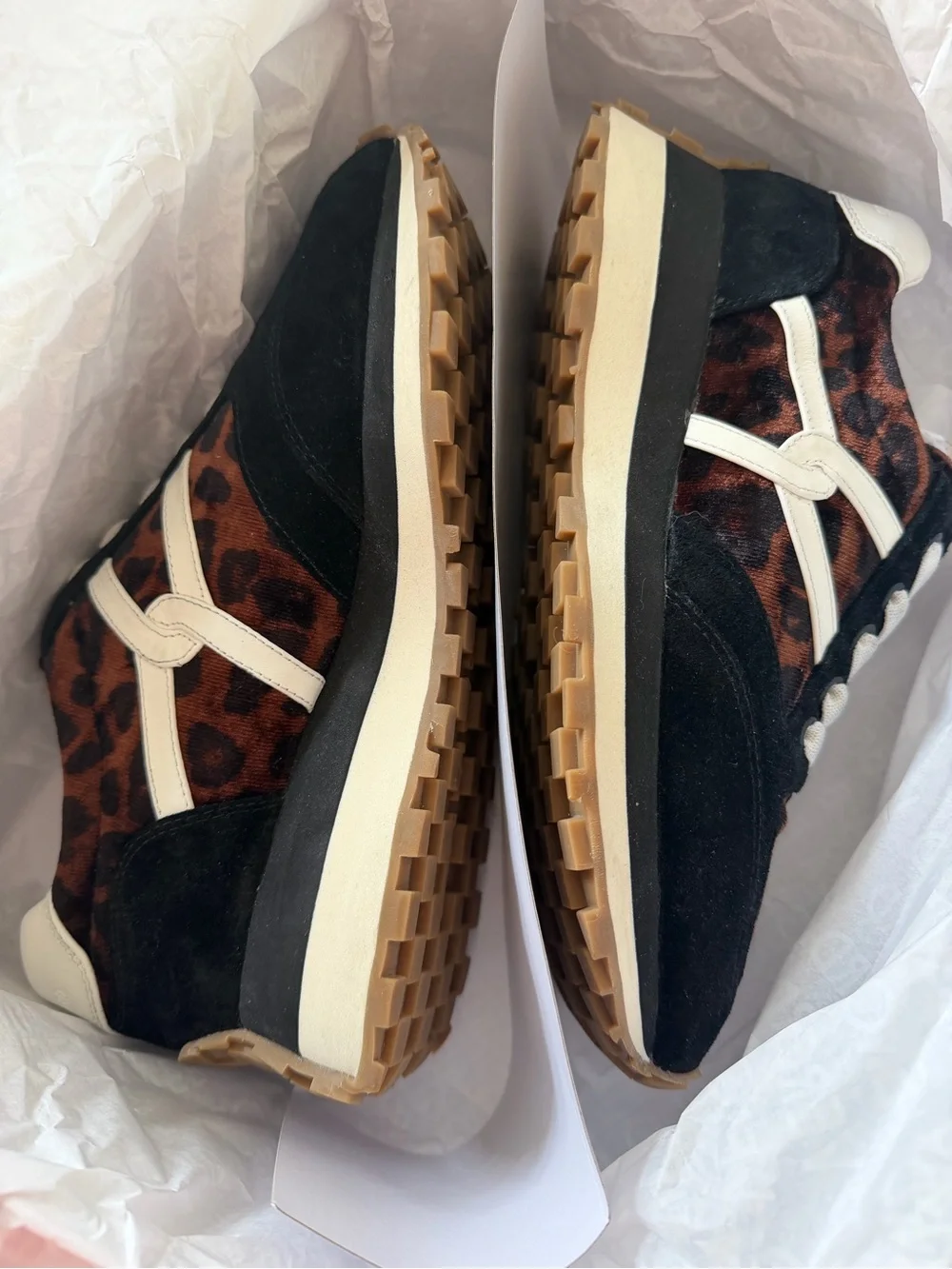 Veronica Beard stylish low
